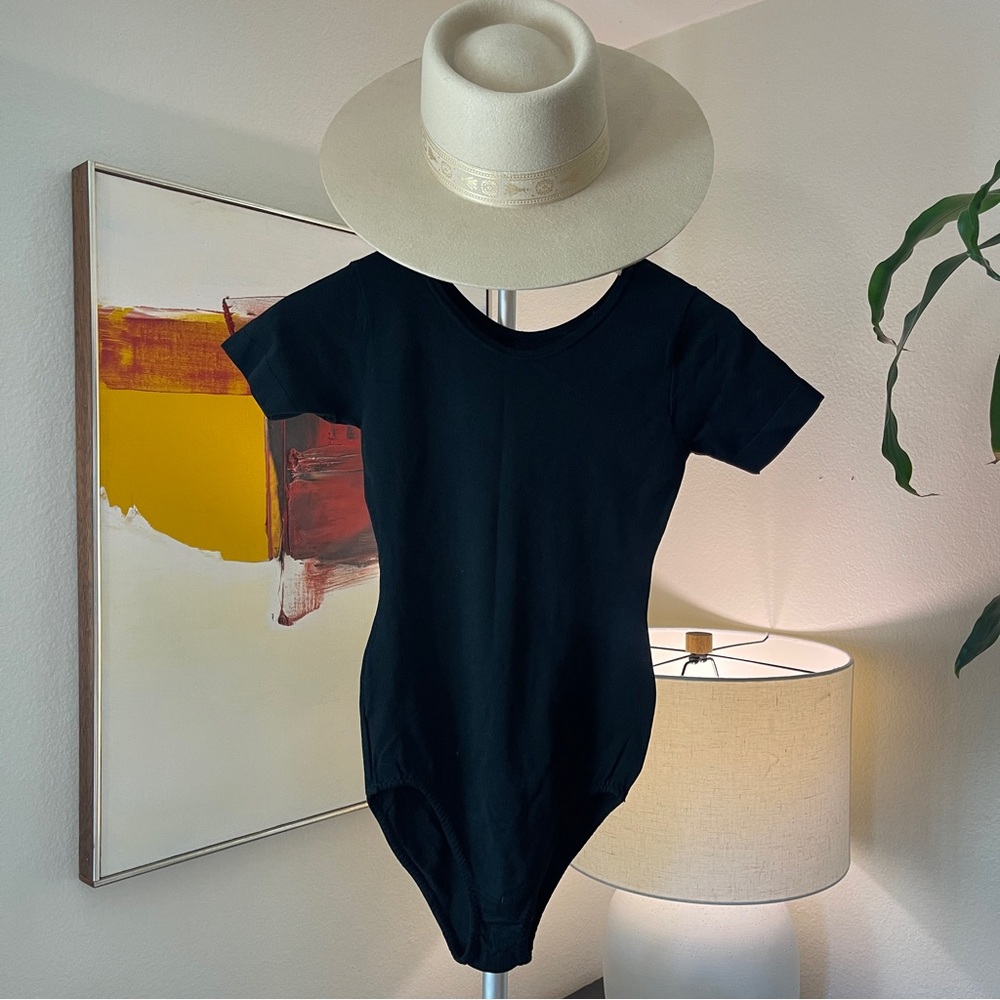 Vintage 80’s black leotard short sleeve bodysuits scoop neck